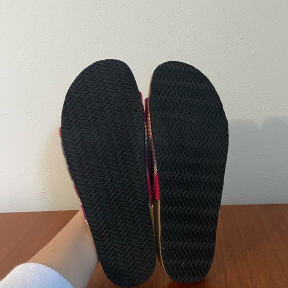 Sol Amor Pink Plaid Two-Strap Sandals with Buckles - Picture 5 of 6